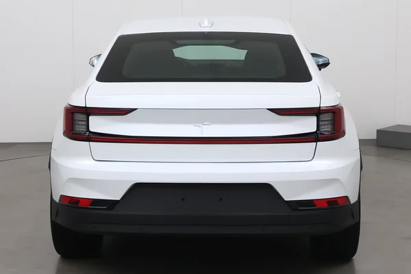 POLESTAR Polestar 2 (2023) — foto 16 van 21