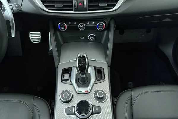 Alfa Romeo Stelvio (2022) — foto 4 van 18