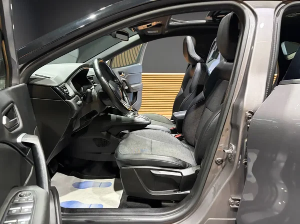Renault Captur (2022) — foto 29 van 29