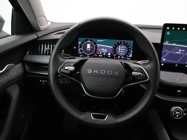 Škoda Superb (2025) — foto 6 van 31