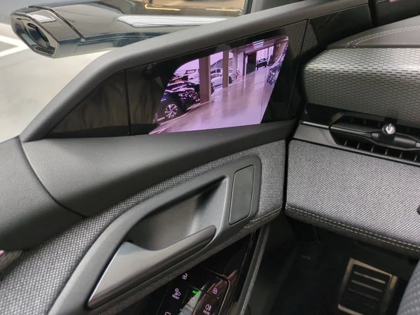 AUDI A6 Avant e-tron (2025) — foto 11 van 23