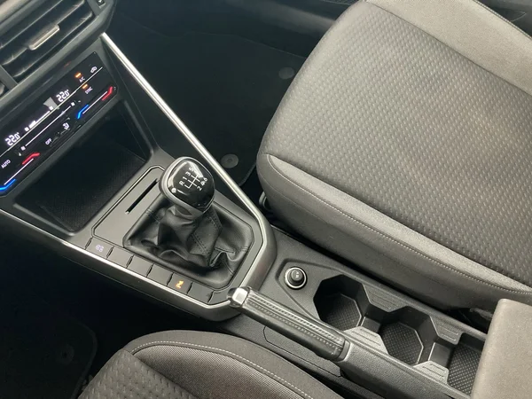 VOLKSWAGEN Taigo (2023) — foto 17 van 36