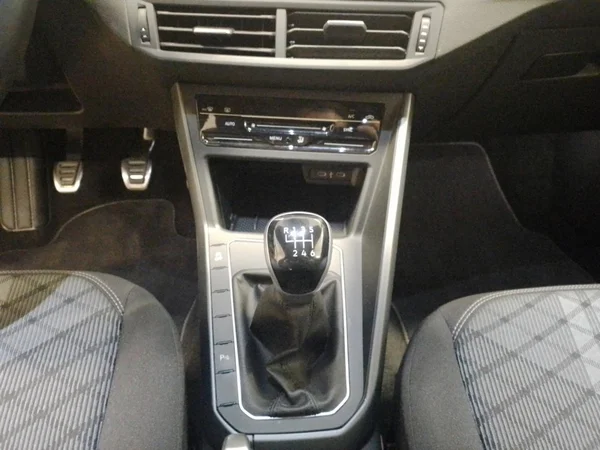 VOLKSWAGEN Taigo (2025) — foto 2 van 22
