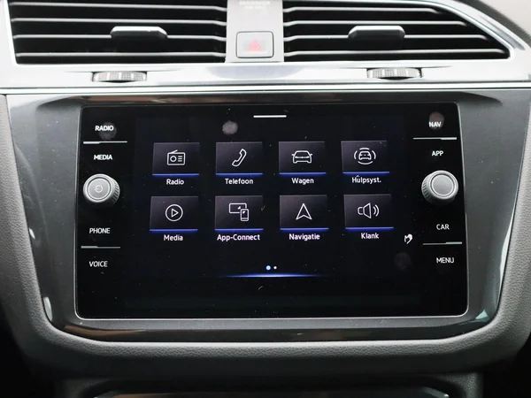 Volkswagen Tiguan (2022) — foto 21 van 39