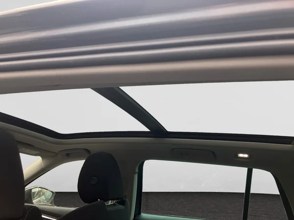 SKODA Octavia Combi (2024) — foto 12 van 25