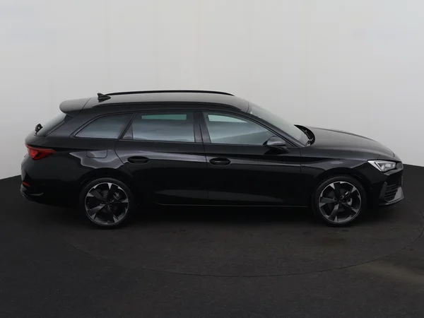 CUPRA Leon (2024) — foto 22 van 26