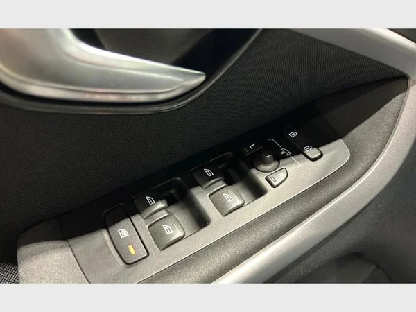 Volvo V40 (2019) — foto 19 van 29