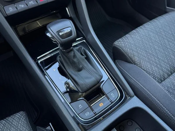 SKODA Karoq Dsl (2023) — foto 22 van 32