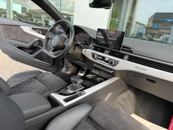 Audi A5 (2021) — foto 2 van 29