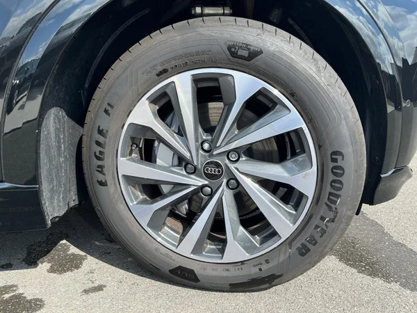 AUDI Q6 Sportback e-tron (2025) — foto 16 van 24