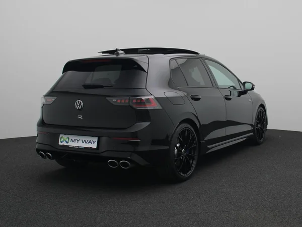 VOLKSWAGEN Golf VIII R (2025) — foto 13 van 19