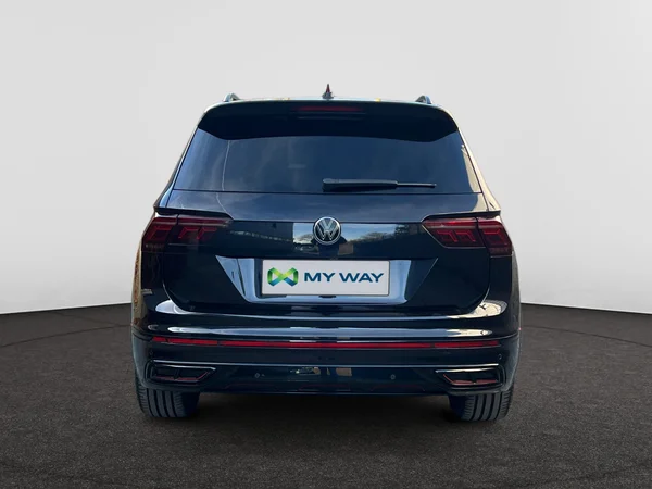 VOLKSWAGEN Tiguan (2023) — foto 19 van 24
