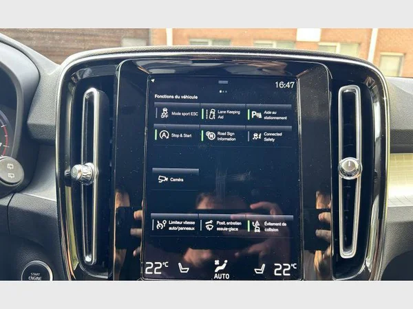 VOLVO XC40 (2022) — foto 18 van 28