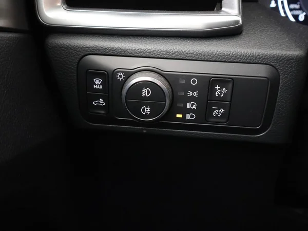 VOLKSWAGEN Amarok Double Cab Dsl (2026) — foto 2 van 27