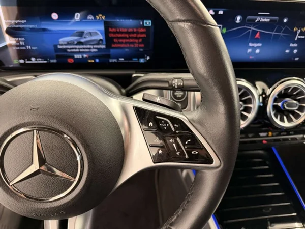 Mercedes-Benz GLB (2024) — foto 10 van 22