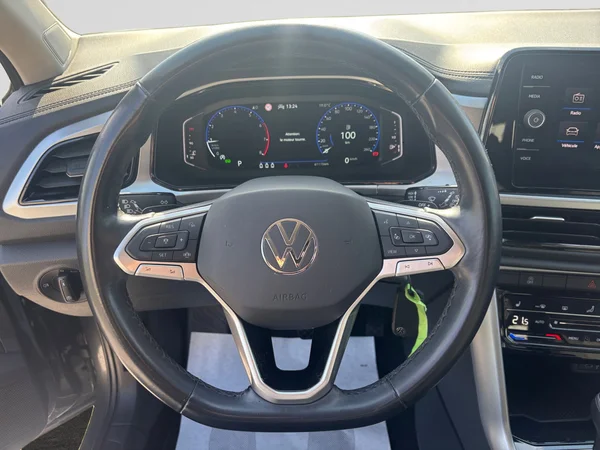 VOLKSWAGEN T-Roc (2022) — foto 4 van 17