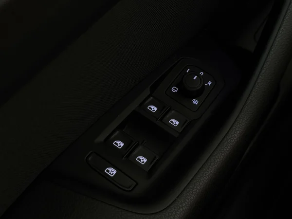 VOLKSWAGEN Passat Variant (2022) — foto 20 van 29