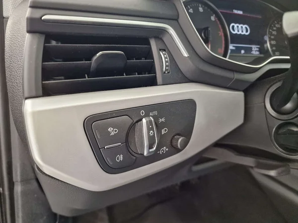 Audi A4 (2023) — foto 2 van 16