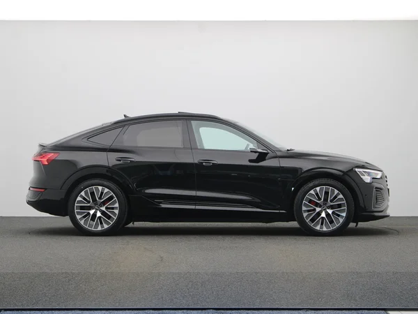 AUDI Q8 e-tron Sportback (2024) — foto 2 van 25