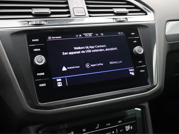 VOLKSWAGEN Tiguan (2022) — foto 10 van 21