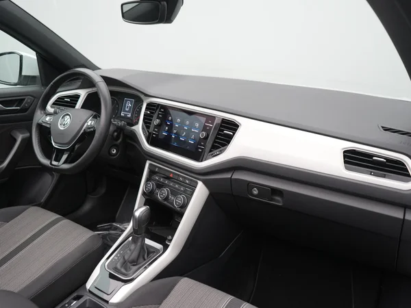 VOLKSWAGEN T-Roc Cabriolet (2021) — foto 11 van 28