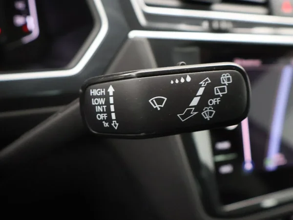 Volkswagen Tiguan (2021) — foto 14 van 27