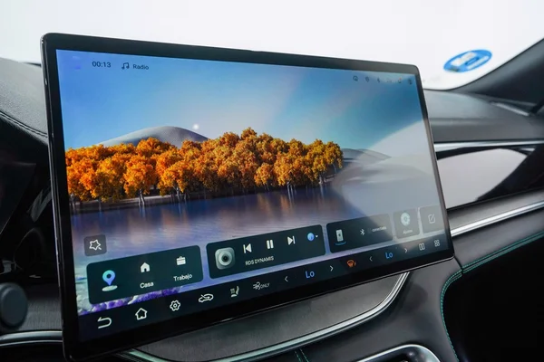 BYD Seal U PHEV (2024) — foto 18 van 45
