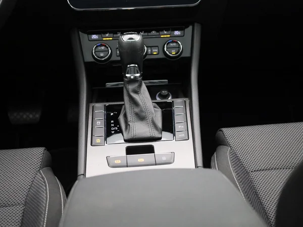 Škoda Superb (2022) — foto 4 van 47