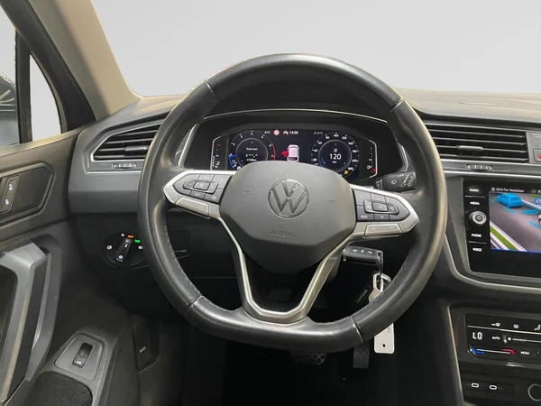 VOLKSWAGEN Tiguan (2022) — foto 6 van 24