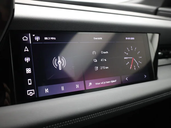 AUDI Q6 Sportback e-tron (2025) — foto 14 van 31