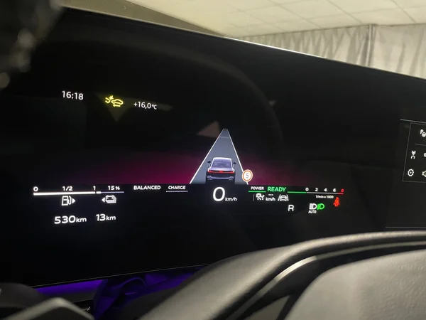 AUDI A6 e-hybrid (PHEV) (2025) — foto 2 van 15