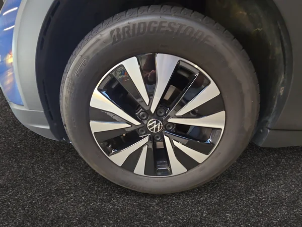 VOLKSWAGEN Taigo (2024) — foto 4 van 15
