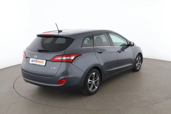 Hyundai i30 (2017) — foto 12 van 16