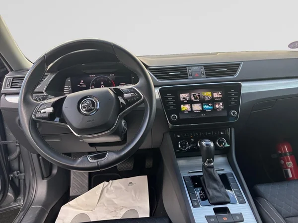 SKODA Superb Combi (2024) — foto 17 van 18