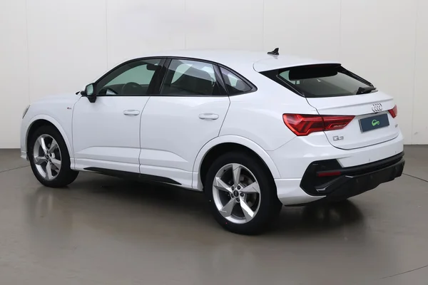 Audi Q3 Sportback (2022) — foto 15 van 21