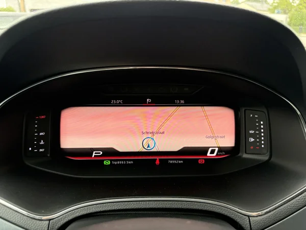 SEAT Arona (2019) — foto 7 van 20