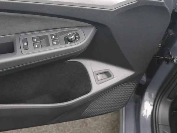 VOLKSWAGEN Golf VIII SW (2024) — foto 14 van 30