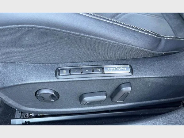 Volkswagen Golf VII SW (2025) — foto 18 van 28