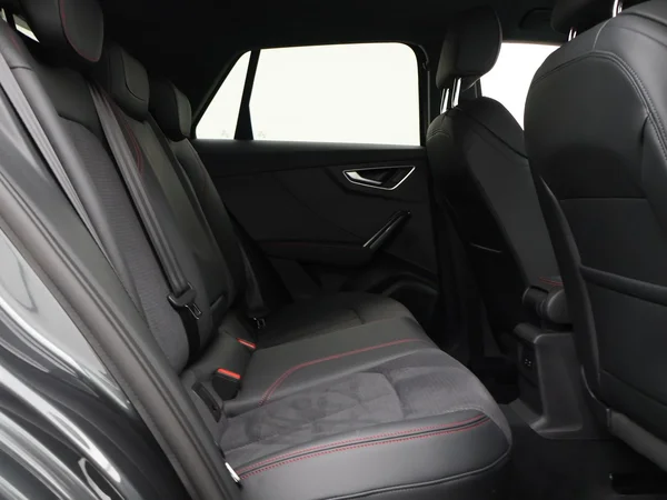 Audi SQ2 (2024) — foto 3 van 29