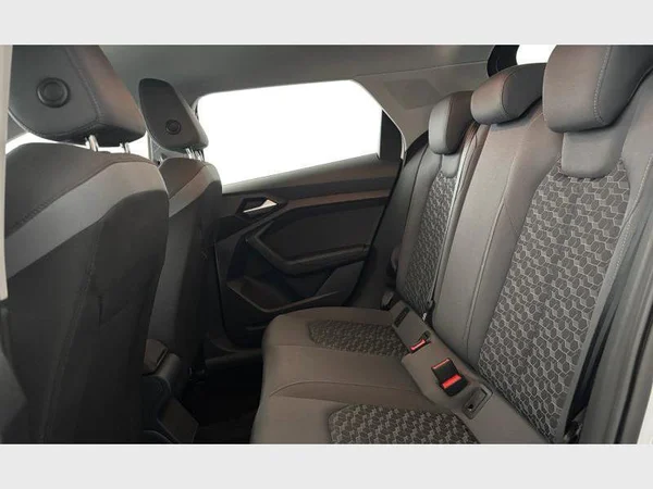 Audi A1 allstreet (2023) — foto 6 van 26