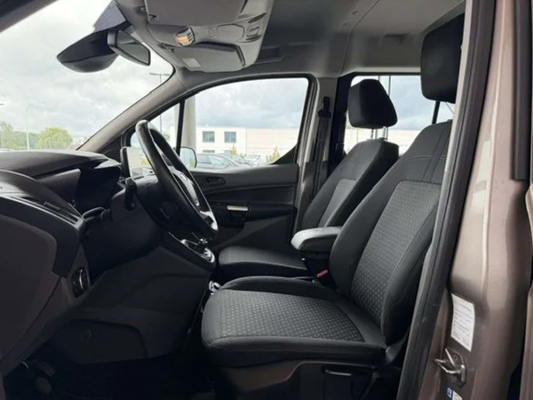 Ford Tourneo Connect (2019) — foto 2 van 24