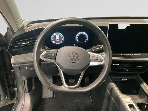 VOLKSWAGEN Passat SW (2024) — foto 4 van 24