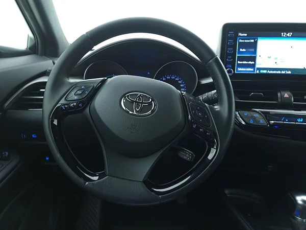 Toyota C-HR Hybrid (HEV) (2021) — foto 4 van 21