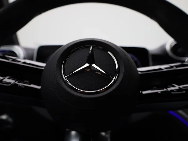 Mercedes-Benz GLC (2025) — foto 25 van 49