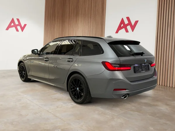 BMW 318 (2022) — foto 30 van 30
