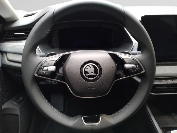 SKODA Octavia Combi (2025) — foto 7 van 15