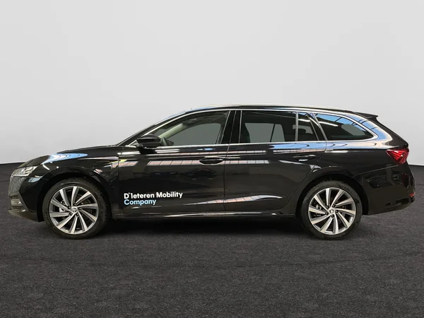 SKODA Octavia Combi (2024) — foto 12 van 15