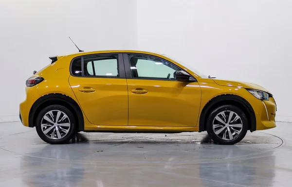 Peugeot E-208 (2023) — foto 40 van 43