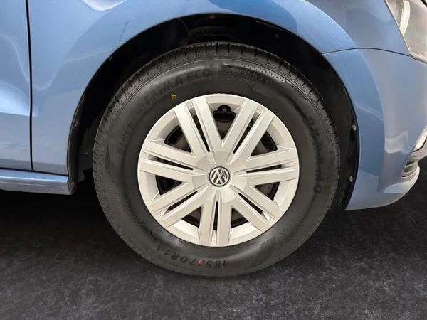 VOLKSWAGEN Polo (2017) — foto 28 van 28