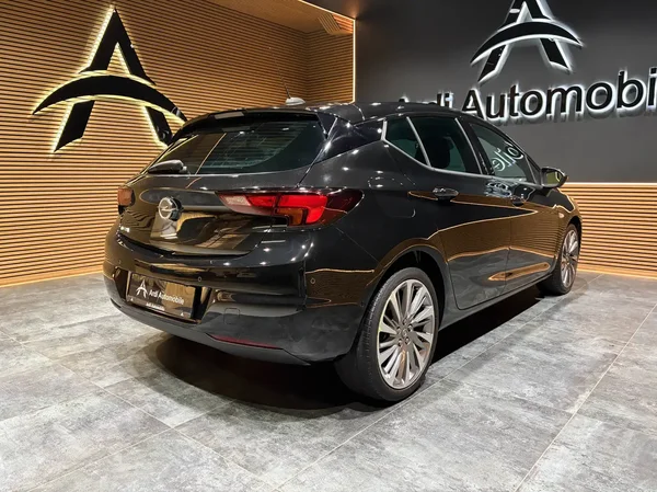 Opel Astra (2020) — foto 17 van 22